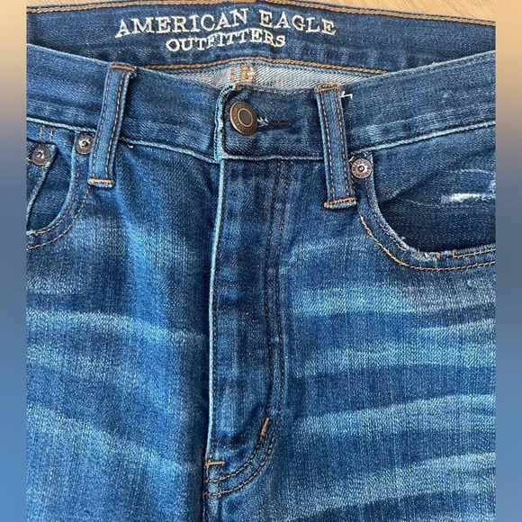 American eagle jeans 
Vintage high rise 
Size 6 
Waist 14 1/2”
Inseam 25” - Picture 6 of 6